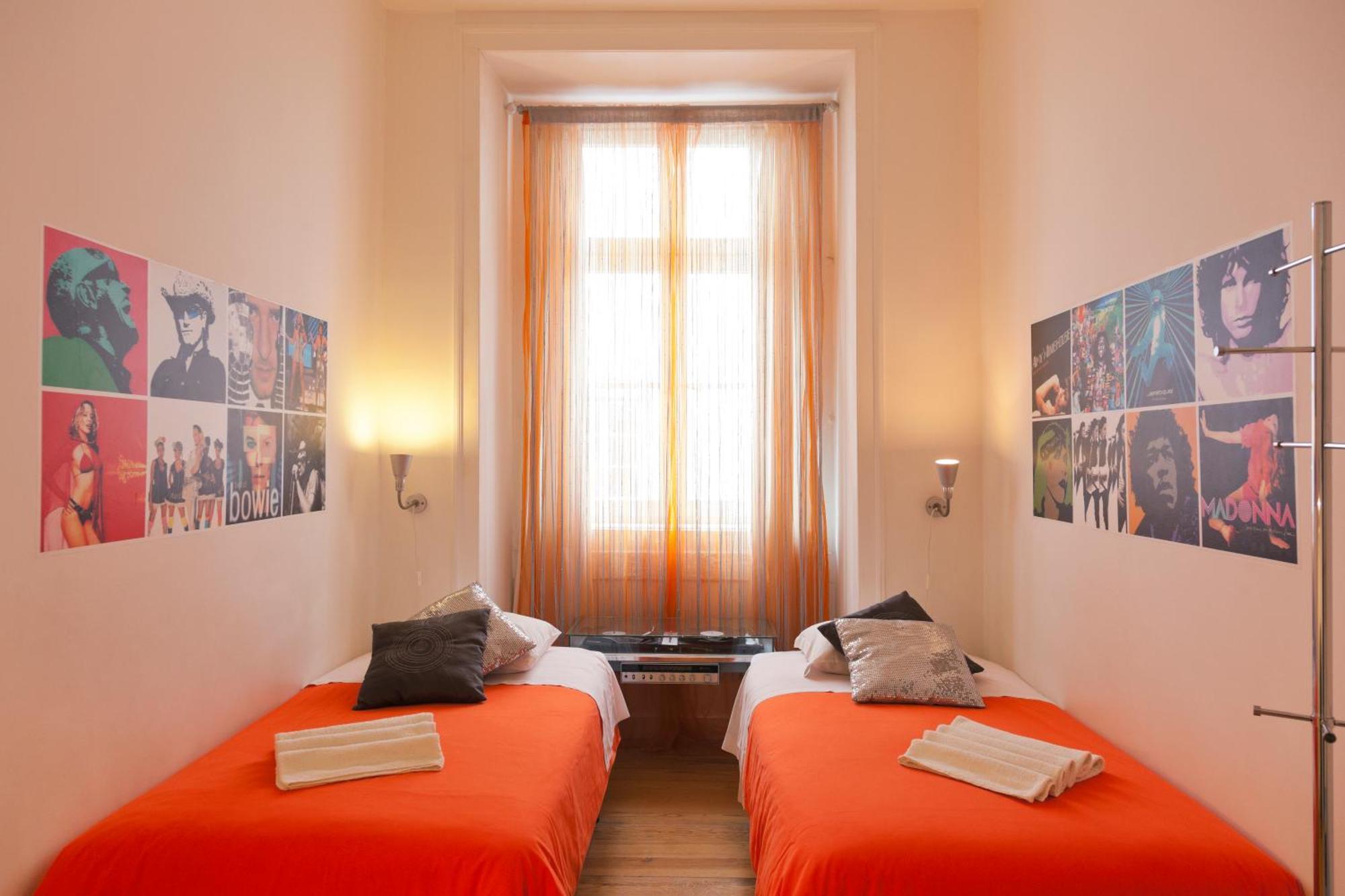 Living Lounge Hostel Lisbon Exterior photo
